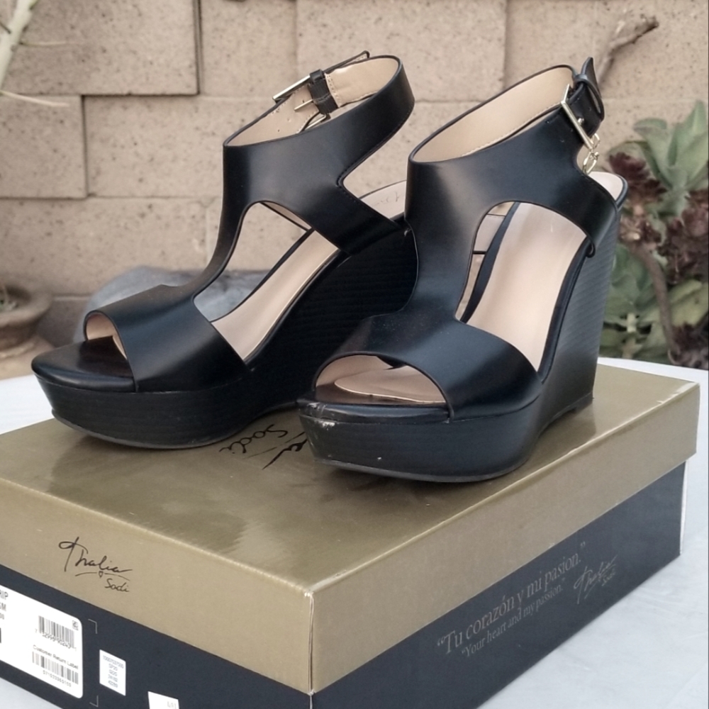 Thalia Sodi T-strap sling back Size 8 Wedge